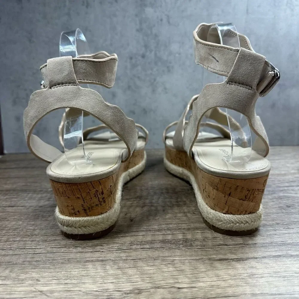 Marc Fisher~Women's~”Fayme” Flatform Tan Sandals~Size 9.5M‎